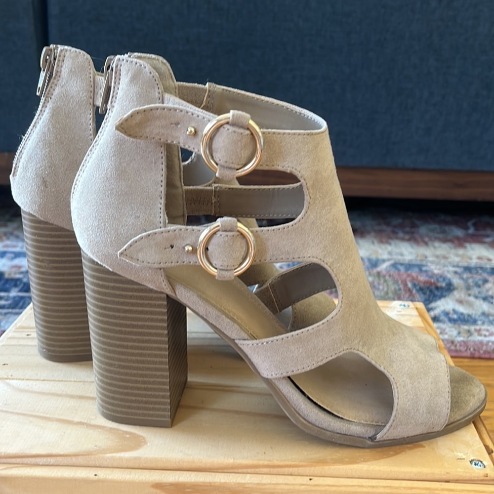 Chunky Heel Sandals - Picture 3 of 4